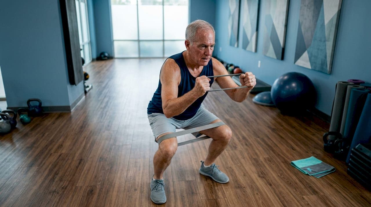 Reduce injury risk for older athletes: 2026 guide